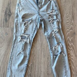 American Eagle Outfitters Ripped Light Wash Short Skinny Jeans